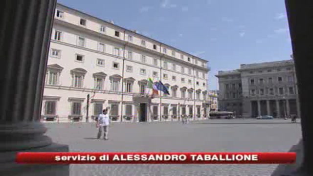 Berlusconi agli italiani: Non vendete le azioni