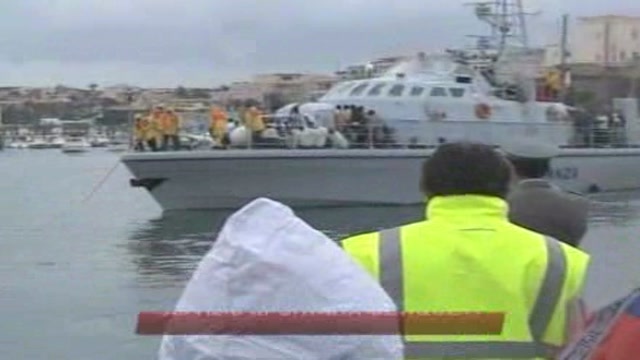 Lampedusa, sbarcati sull'isola 240 clandestini