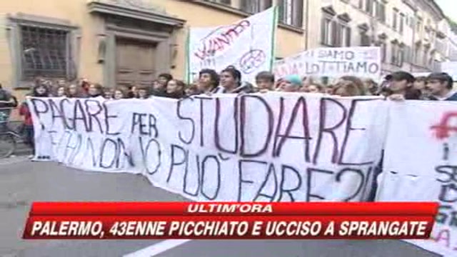 Scuola, scontri polizia-manifestanti a Milano