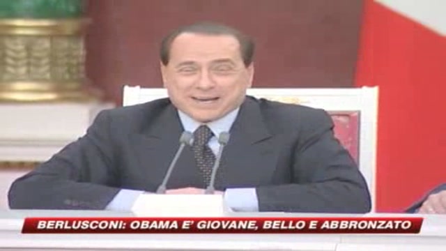 Berlusconi: Obama è bello, giovane e anche abbronzato
