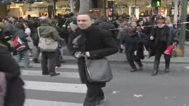 Parigi, allarme terrorismo: disinnescate 5 bombe
