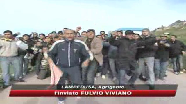 Lampedusa, immigrati e residenti uniti nella protesta