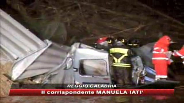 Frana travolge furgone sull'A3 vicino Cosenza: 2 morti