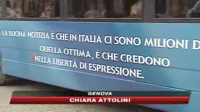 Partiti a Genova i bus degli atei