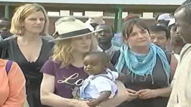 Madonna in Malawi per un'altra adozione