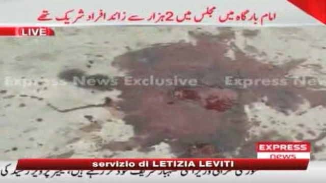 Pakistan, bomba in una moschea sciita: 30 morti