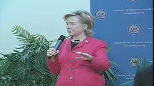 Hillary Clinton in visita a sorpresa a Baghdad