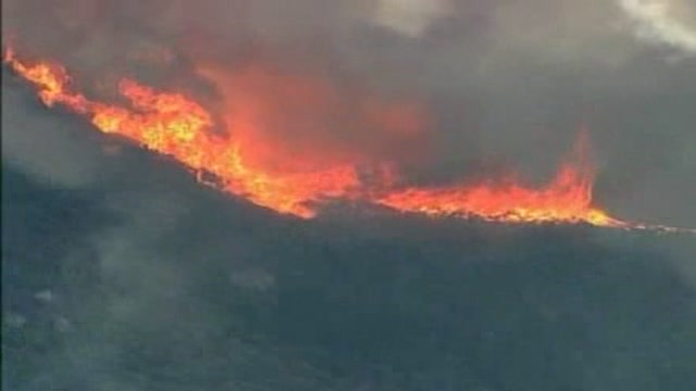 California in fiamme, più di 30mila gli evacuati