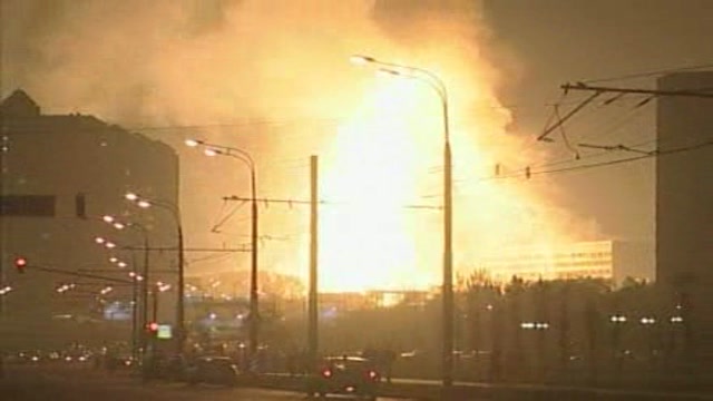 Mosca, esplode tubatura del gas: fiamme alte 200 metri