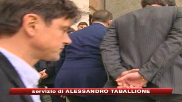 Sicurezza, il Pd: Berlusconi copre la crisi. Cei:I 