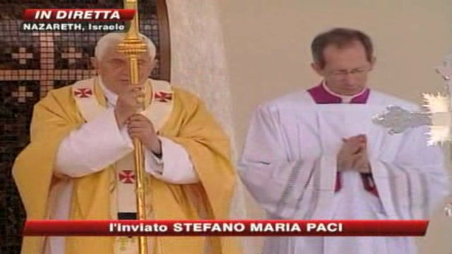 Papa a Nazareth, folla a messa al Monte del Precipizio