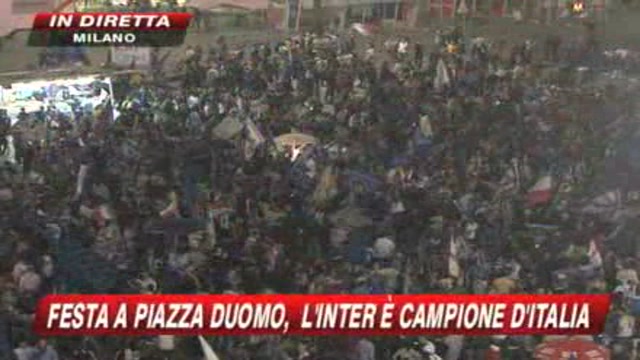 L'Inter è campione d'Italia, festa a Piazza Duomo 