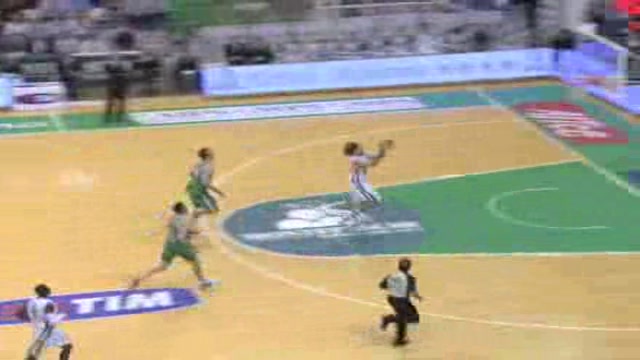 Basket, Siena vola in finale