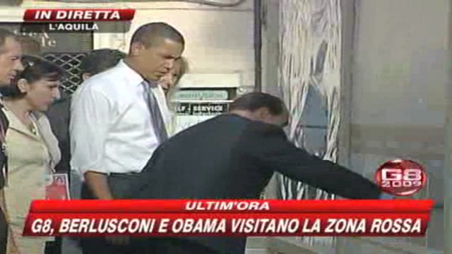 G8, Berlusconi e Obama visitano la zona rossa