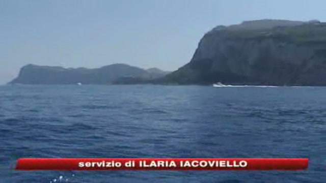 Capri, liquami nella Grotta Azzurra: due arresti