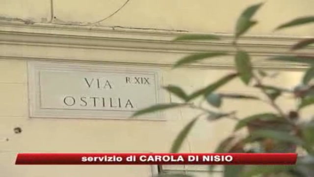 Roma, bombe carta a Gay Street: ricercati due skinheads