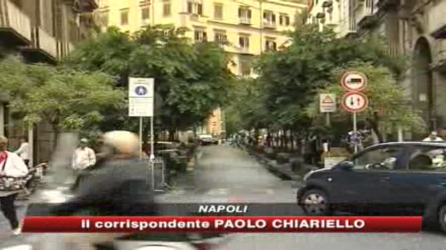 Napoli, le ronde nei quartieri bene