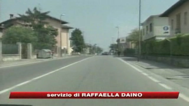 Brescia, arrestato uomo seminudo in auto con 4 bambine