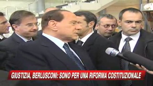Giustizia, Berlusconi accelera ma Fini frena