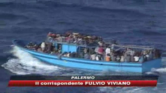 Barcone con 200 immigrati a bordo nel Canale di Sicilia
