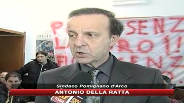 Il sindaco di Pomigliano accanto agli operai Fiat