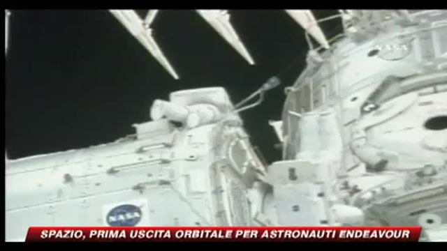 Spazio, prima uscita orbitale per astronauti Endeavour