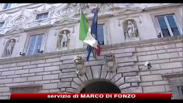 Lazio, Berlusconi con Sgarbi rinviare voto di 15 giorni