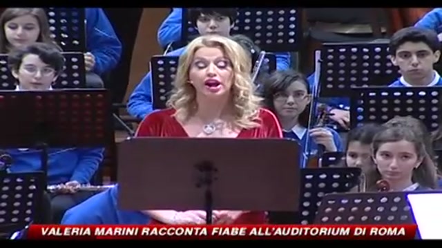 Valeria Marini, racconta fiabe all'Auditorium di Roma
