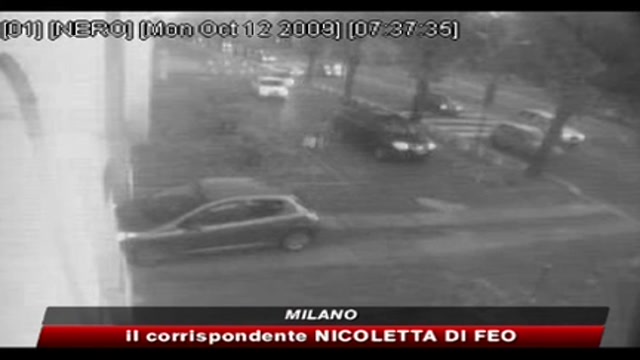 Milano, le immagini dell'attentato alla caserma