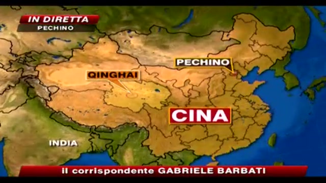 Terremoto in Cina, almeno 300 morti e 8000 feriti