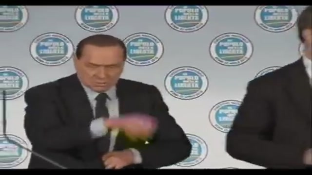 Tregua tra Berlusconi-Fini in attesa di ulteriori risvolti