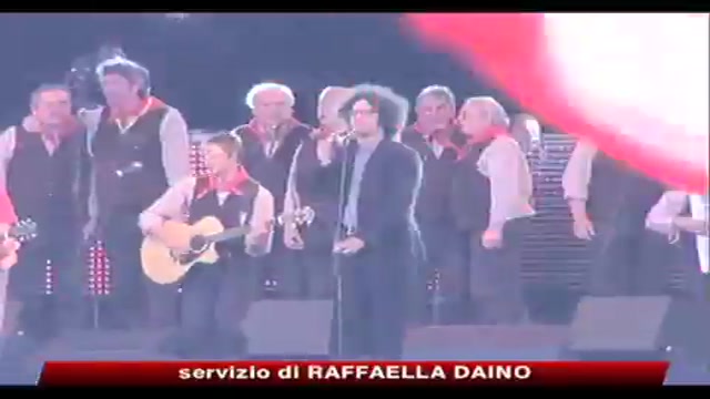 Primo Maggio, migliaia di persone al concerto a San Giovanni