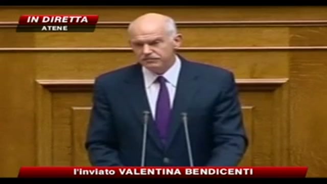 Parlamento greco approva piano di austerità