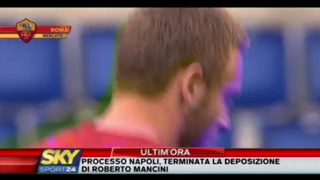 La Roma pensa ad Adriano come sostituto di Toni