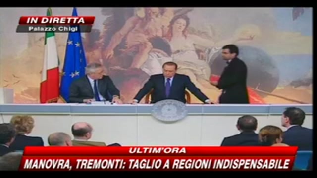 13 Manovra, la conferenza stampa di Berlusconi e Tremonti