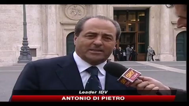 Manovra, Di Pietro: Berlusconi mente sapendo di mentire