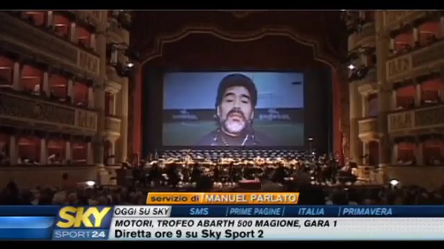 Napoli, Maradona a teatro