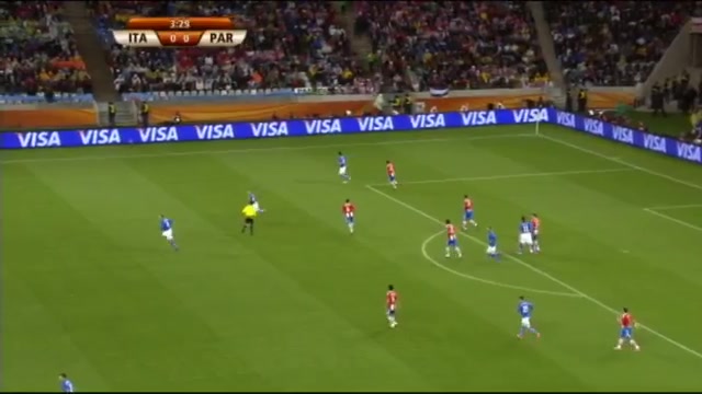 Fabio Cannavaro nella partita Italia-Paraguay