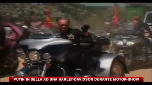 Putin in sella ad una Harley Davidson durante Motor Show