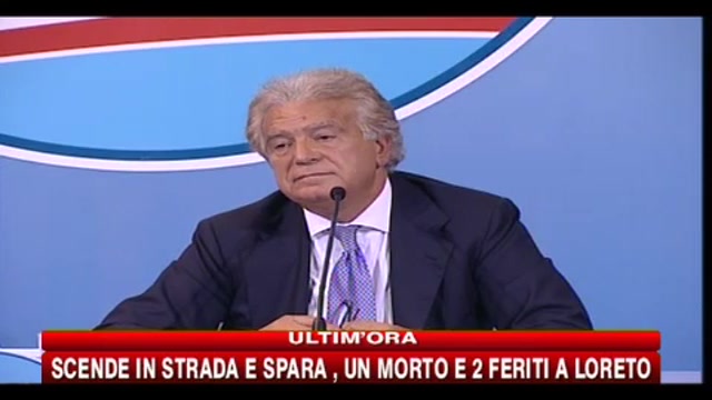 Verdini, bagarre durante la conferenza stampa