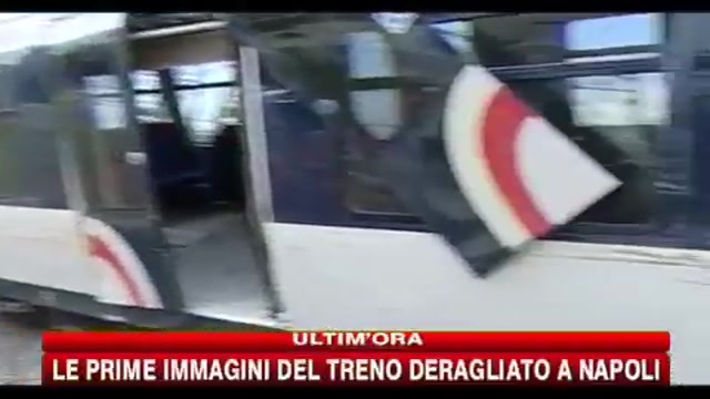 Le prime immagini del treno deragliato a Napoli