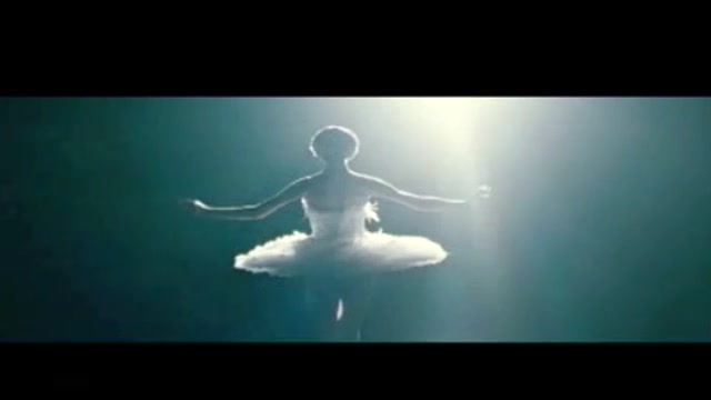 Black Swan, prime immagini del film d'apertura di Venezia