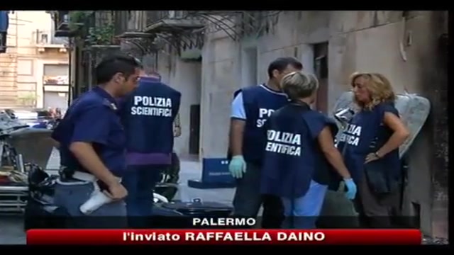 Incendio in vecchio edificio a Palermo, morto un immigrato