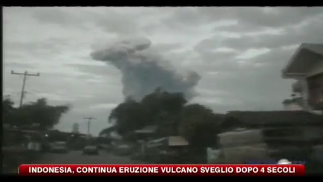 Indonesia, continua eruzione vulcano sveglio dopo 4 secoli
