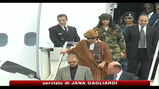 Gheddafi, Bersani: è un teatrino la politica estera di Berlusconi