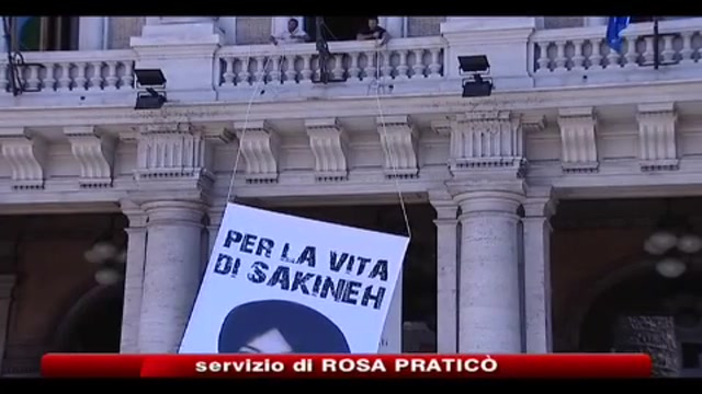 Sakineh, Italia si mobilita contro lapidazione