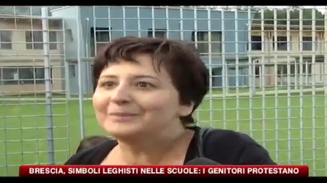 Brescia, simboli leghisti nelle scuole: i genitori protestano