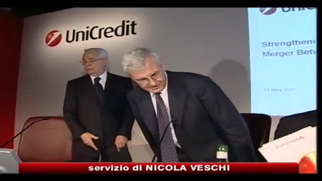 Unicredit, oggi Cda straordinario, attese dimissioni di Profumo