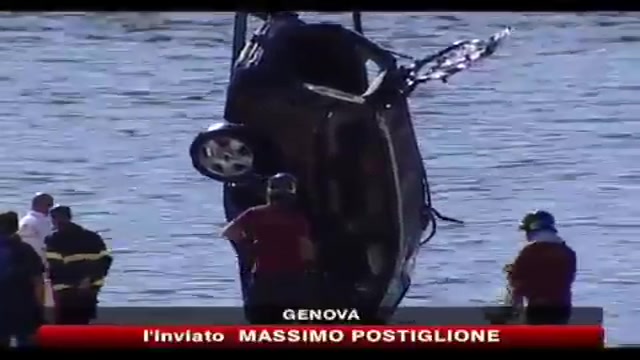 Auto cade in mare da traghetto, morti due turisti stranieri