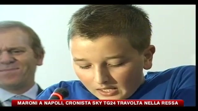 Maroni a Napoli, cronista Sky TG24 travolta nella ressa